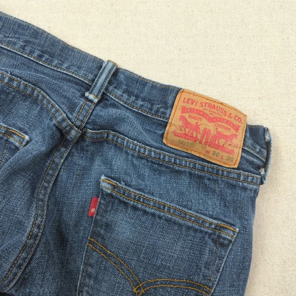 Levis 501 Jeans Mens 30x30 Blue Button‎ Fly Casual Classic American Western
